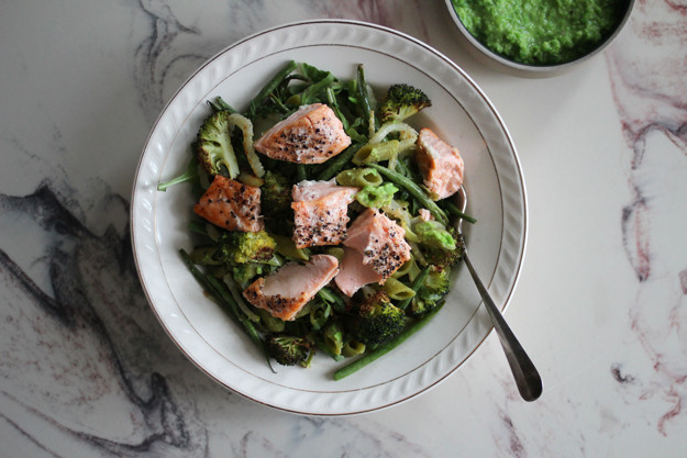 Grön pastasallad med lax